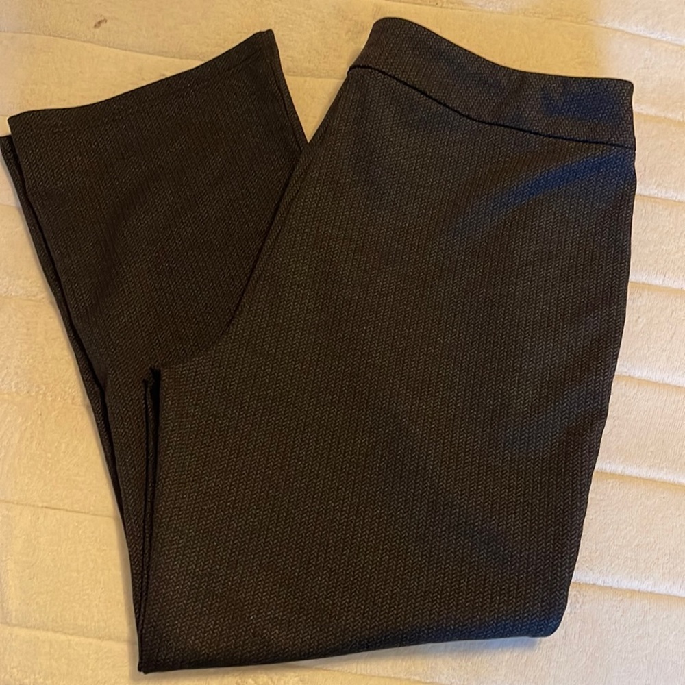 Women’s pull on ankle dress pants size large